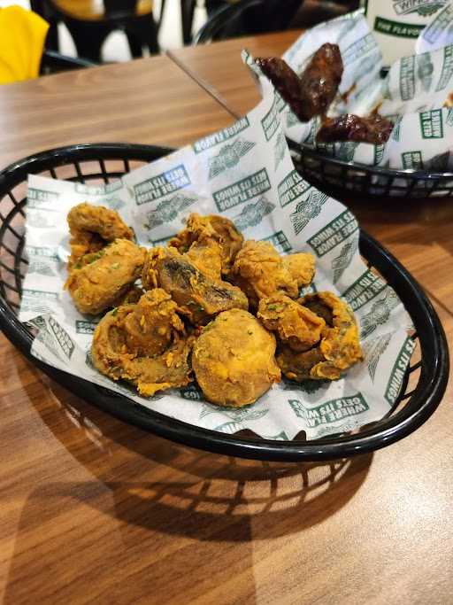 Wingstop - Setiabudi One 9