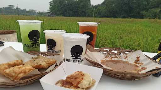 Angkringan Tepi Sawah Setu 1