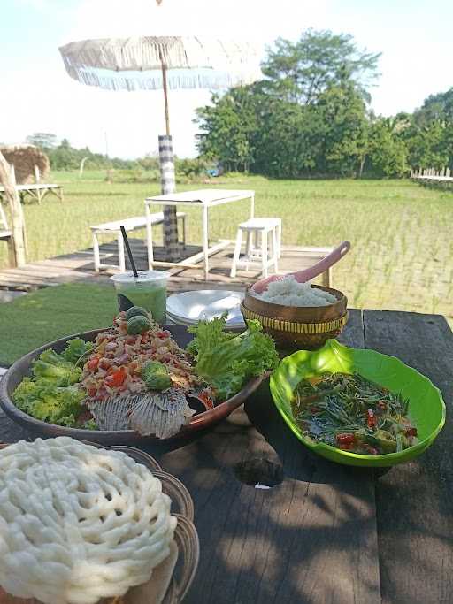 Angkringan Tepi Sawah Setu 7