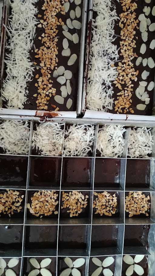 Zahira Cake And Brownies 2