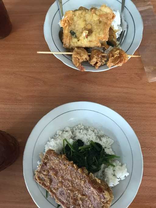 Rumah Makan Rata-Rata 6