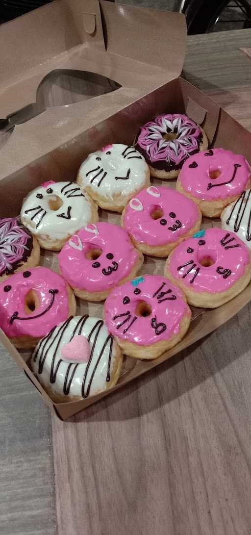 Aw Donuts 2