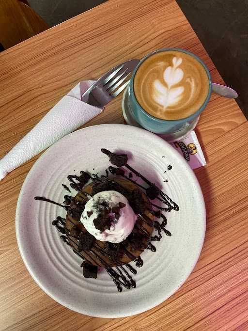 Sugarlust Cake & Coffee (Shuga Cafe) 7