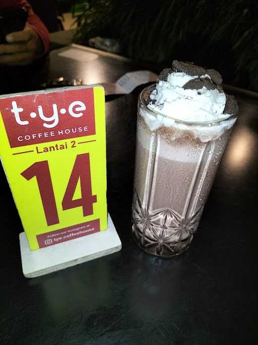 Tye Coffeehouse Sidoarjo 2