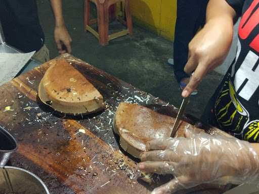 Francis Terang Bulan & Martabak 3