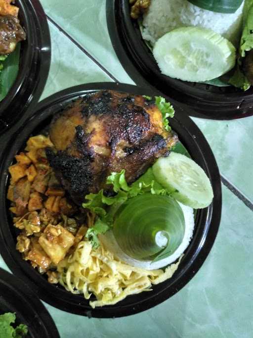 Warung Lesehan Nasi Uduk- Ikan Bakar Bu Tin 1