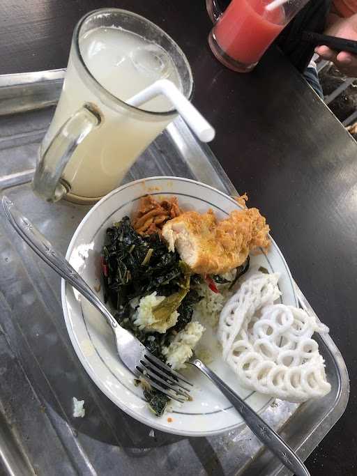 Warung Makan Murah Prasmanan Ny Indra 9