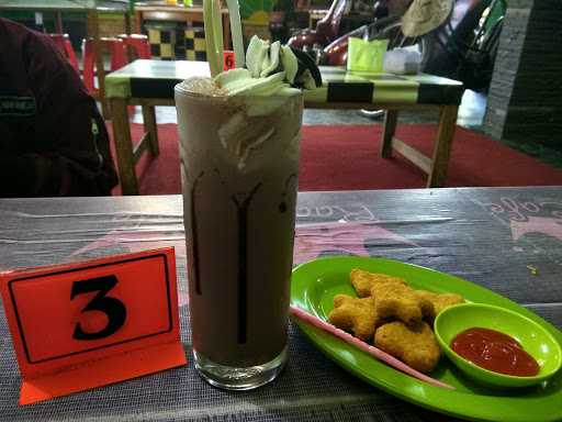 Raams Cafe 1