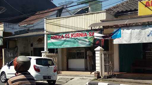 Aneka Es Kurnia Sari 7