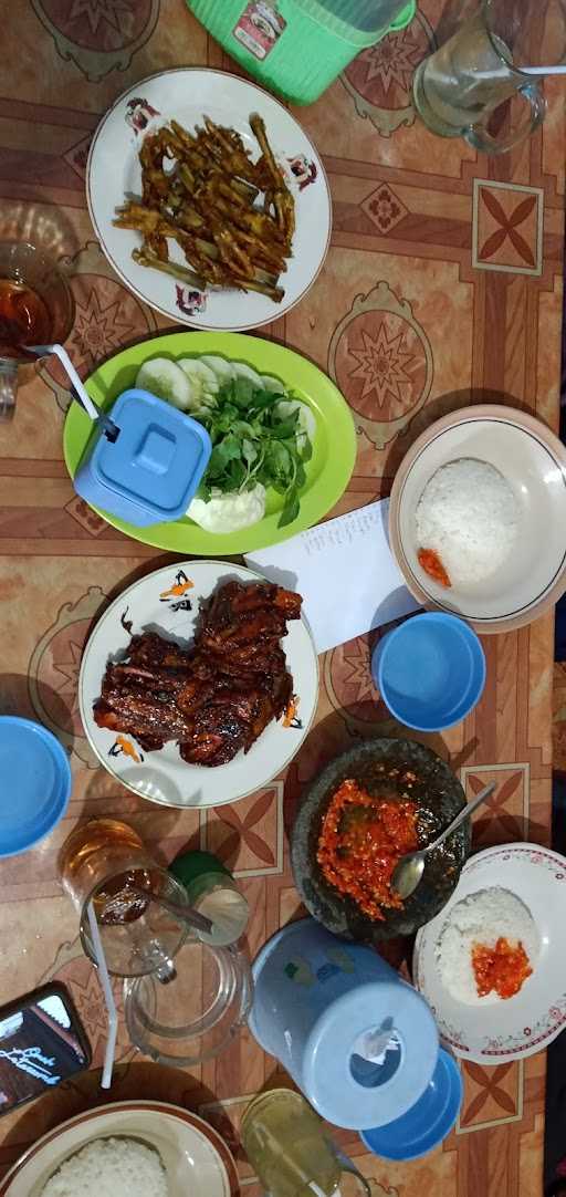 Ayam Bakar & Goreng Sri Joyo 8