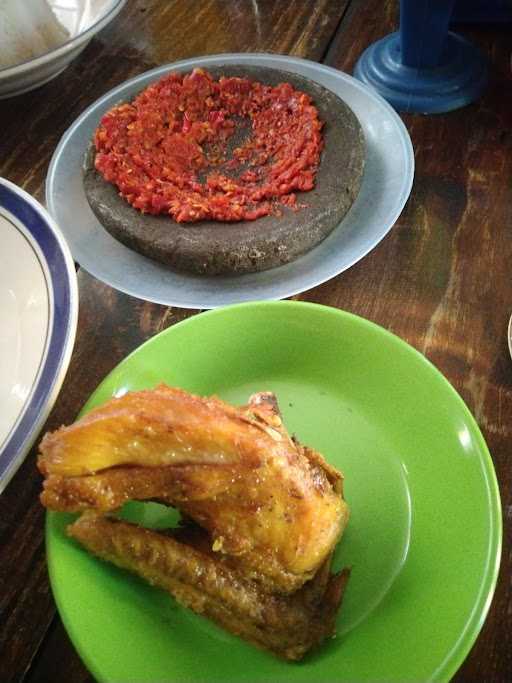 Ayam Goreng & Bakar Joyo - Joyo Fried Chicken Restaurant 9