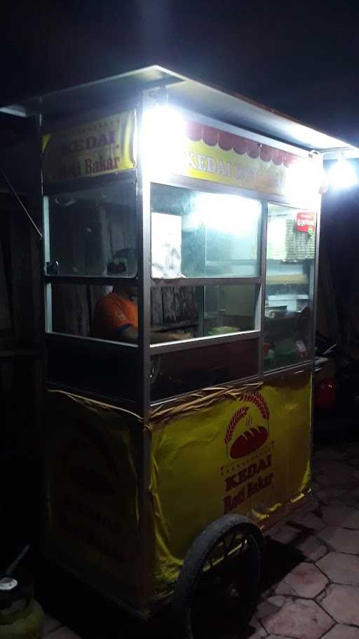 Kedai Roti Bakar, Teras 4