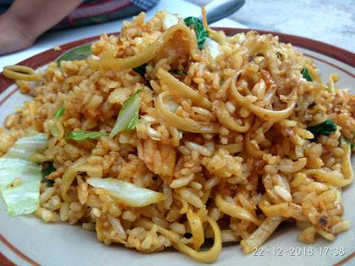 Nasi Goreng Mak Lus Kampung Pelangi 1