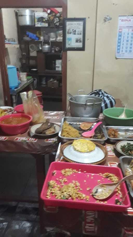 Nasi Uduk Empat Mata 9