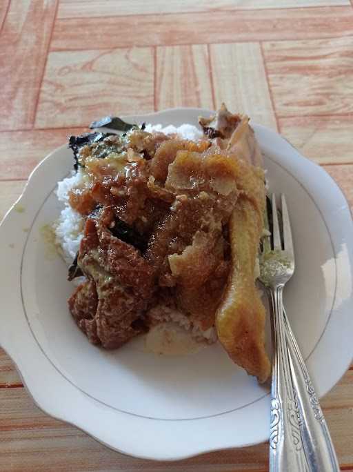 Warung Nasi Gudeg  Miroso  Ibu Hj. Soekini 10