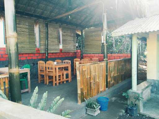 Oktavia Warung 4