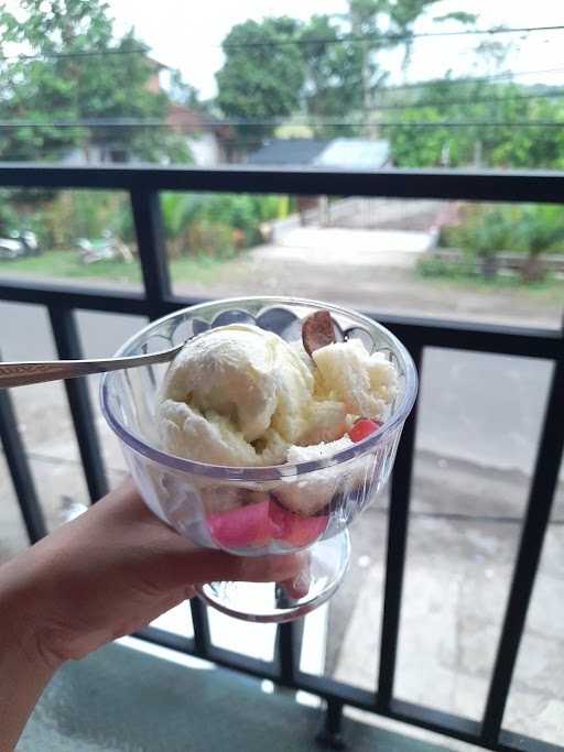 Resto. Kedai Es Krim Durian Simo 10