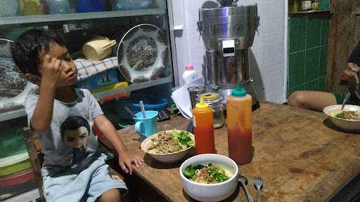 Warung Mie Ayam Bakso Tegal Rejo 3