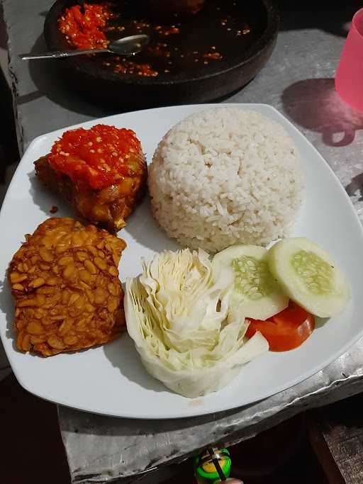 Warung Nasi Goreng 8