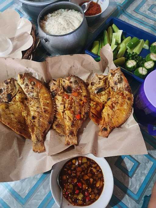 Warung Ikan Bakar Mang Efen Apra 3