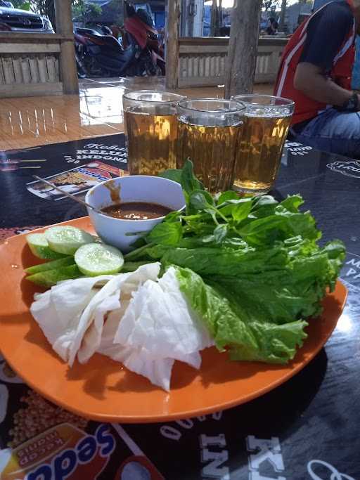 Warung Nasi Lesehan. Khas Sunda 2