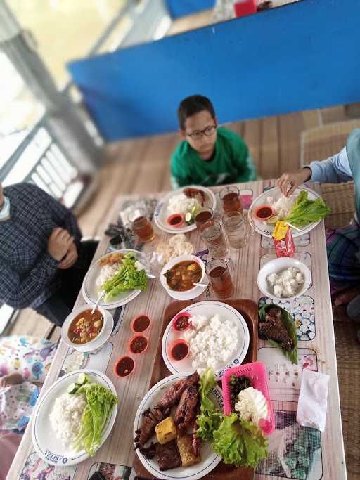 Rumah Makan Ampera Sindangkasih 4