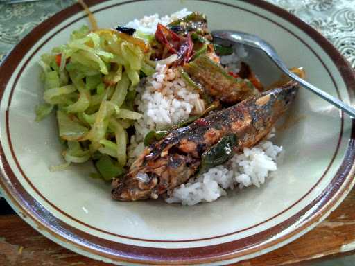 Warung Nasi Ma Yayah 9