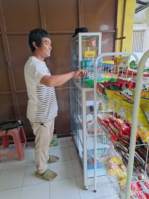 Warung Dan Bubur Ayam Haltoy 2