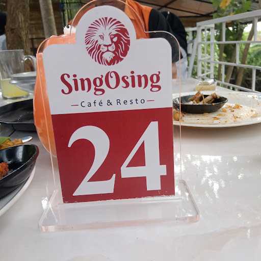 Singosing Cafe & Resto 7