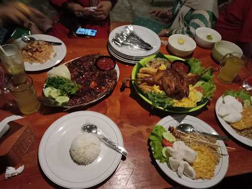 Singosing Cafe & Resto 1