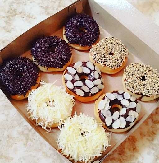 Donat & Brownies Almahyra 2