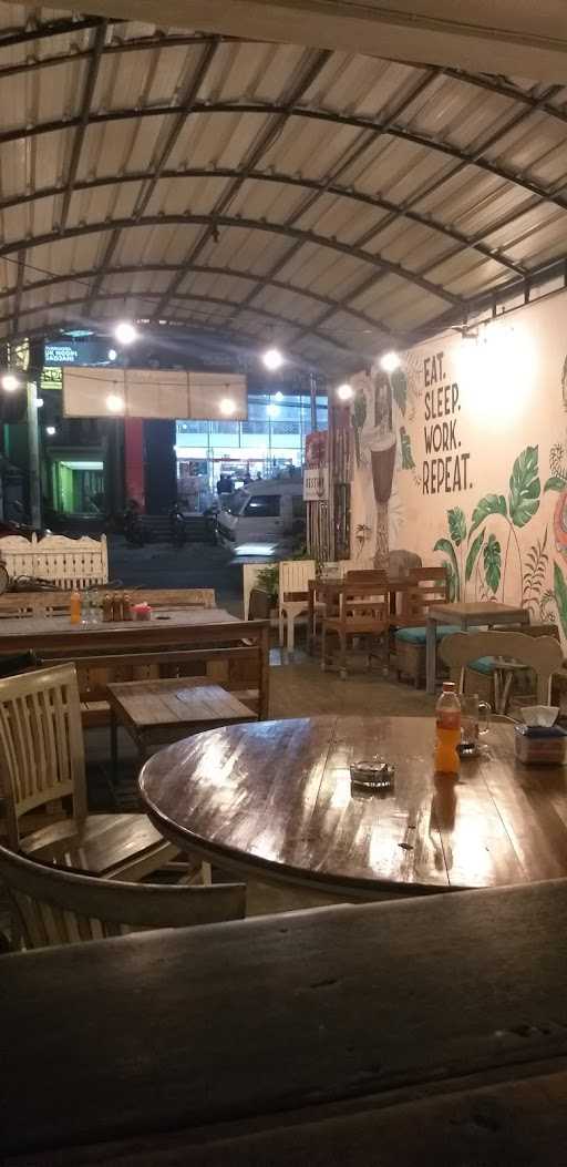 Warung Ma'Em 5