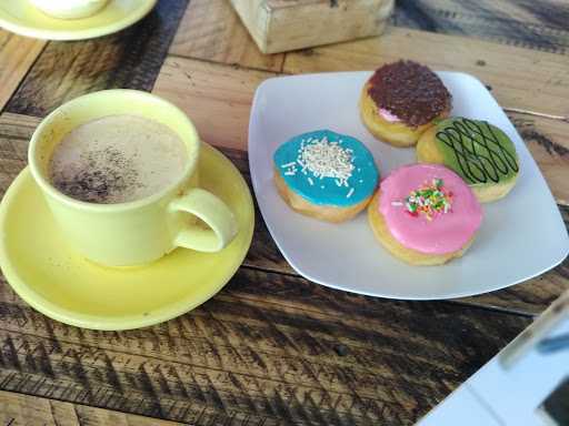 Dopota Cafe & Donuts Situbondo 6