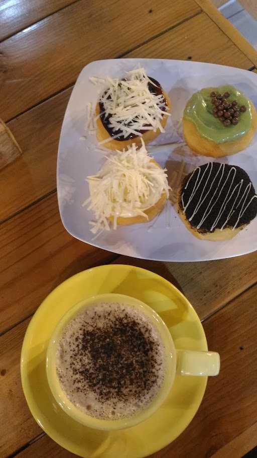 Dopota Cafe & Donuts Situbondo 5