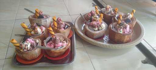 Kedai Ice Cream Batok Fullana 2