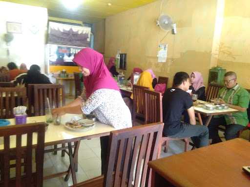 Rumah Makan Gadis Minang 10