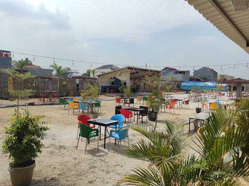 Sand Beach Cafe & Resto 10