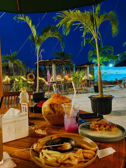 Sand Beach Cafe & Resto 9