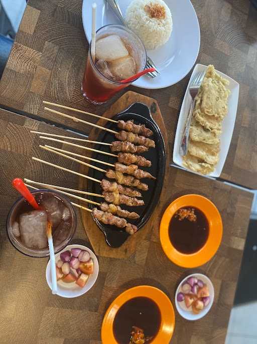 Wayanx Sate, Resto & Cafe 9