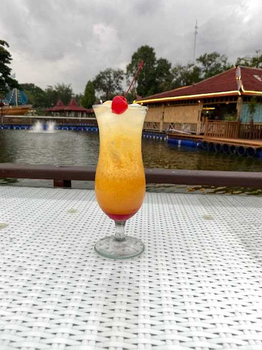 Floating Resto Jogja 2