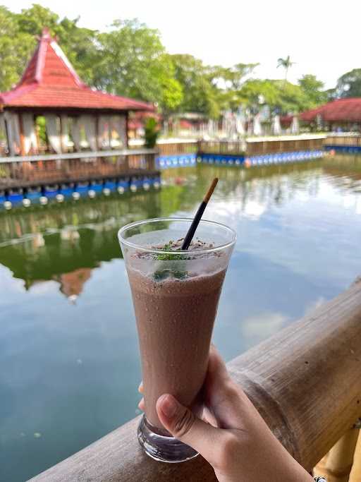 Floating Resto Jogja 1