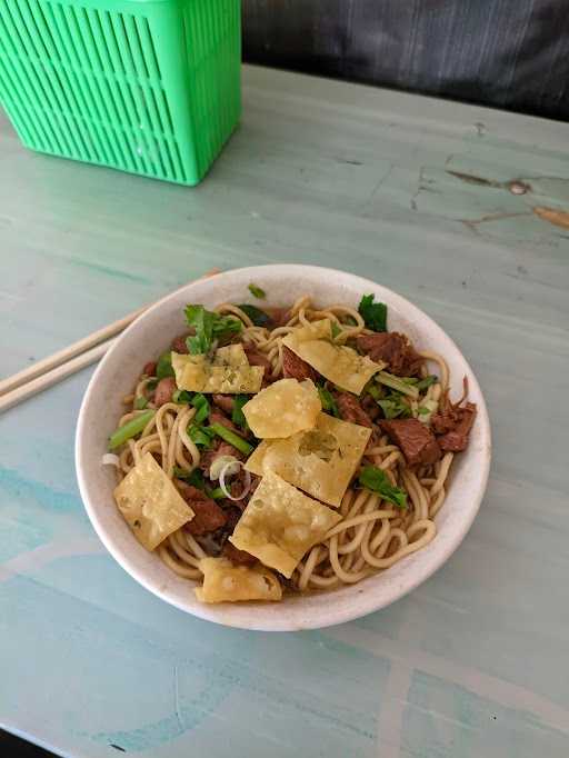 Mie Ayam Pojok Lapang 10