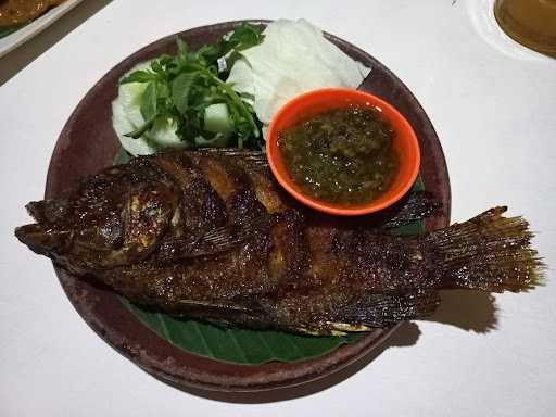 Rumah Makan Pelangi Pedesaan 2