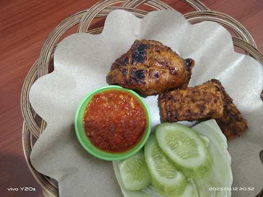 Nasi Bakar & Ayam Bakar/ Goreng Fitriana 1