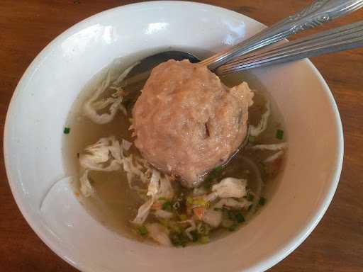 Kedai Bakso Shefika Aprilia 10