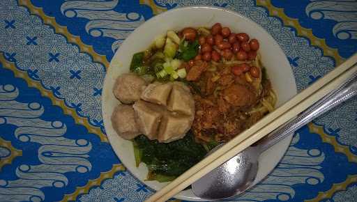 Kios Mie Ayam & Baso Tobil 7