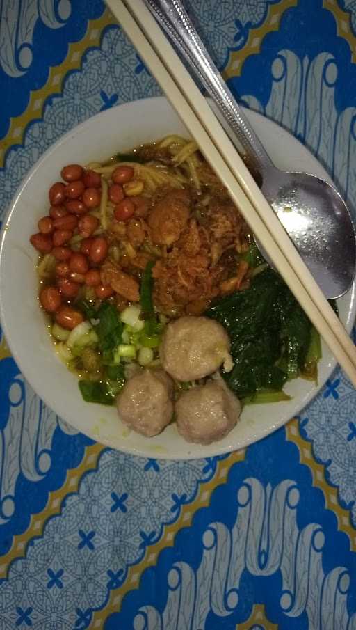 Kios Mie Ayam & Baso Tobil 9