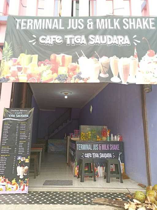 Cafe Tiga Saudara 10