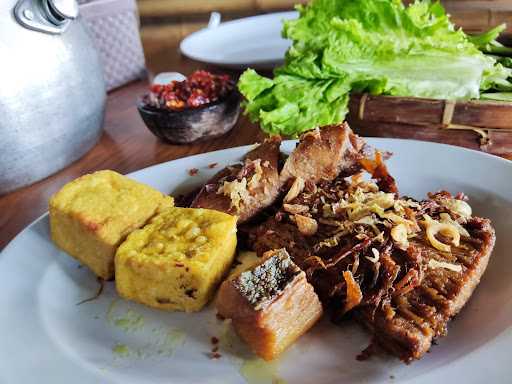 Rumah Makan Saung Soreang 4