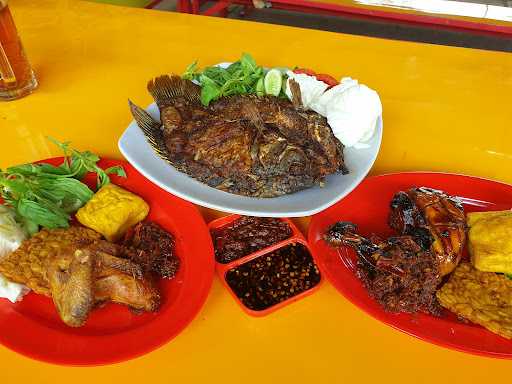 Warung Ayam Bakar Juara 3